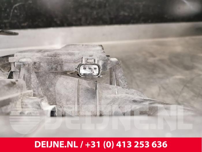 Insugsrör från en Volvo XC90 I 3.2 24V 2008