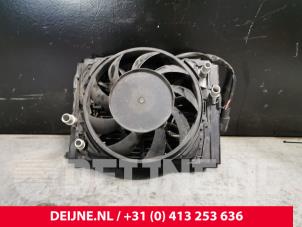 Gebruikte Radiateur Volvo XC60 II (UZ) 2.0 T8 16V Hybrid AWD Prijs € 425,00 Margeregeling aangeboden door van Deijne Onderdelen Uden B.V.