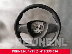 Gebruikte Stuurwiel Peugeot Expert (V1/VA/VB/VE/VF/VT/VY) 1.6 Blue HDi 95 16V Prijs € 84,70 Inclusief btw aangeboden door van Deijne Onderdelen Uden B.V.