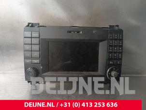 Begagnade Kontrollenhet, multimediadisplay Mercedes Sprinter 3,5t (906.63) 313 CDI 16V Pris € 332,75 Inklusive moms erbjuds av van Deijne Onderdelen Uden B.V.