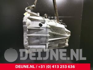 Gebruikte Versnellingsbak Opel Vivaro Prijs € 1.150,00 Margeregeling aangeboden door van Deijne Onderdelen Uden B.V.