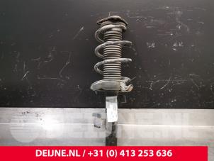 Gebruikte Veerpoot links-voor Volvo V40 (MV) 2.0 T2 16V Prijs € 50,00 Margeregeling aangeboden door van Deijne Onderdelen Uden B.V.