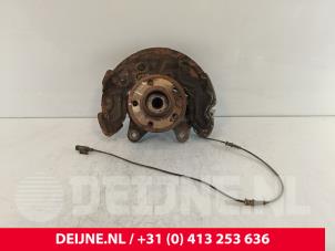 Gebruikte Fusee links-voor Mercedes Vito (447.6) 2.2 116 CDI 16V Prijs € 181,50 Inclusief btw aangeboden door van Deijne Onderdelen Uden B.V.