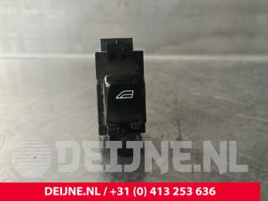 Begagnade Brytare, eldrivna fönster Volvo XC90 II 2.0 T8 16V Twin Engine AWD Pris € 20,00 Marginaltabell erbjuds av van Deijne Onderdelen Uden B.V.