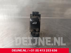 Begagnade Brytare, eldrivna fönster Volvo XC90 II 2.0 T8 16V Twin Engine AWD Pris € 20,00 Marginaltabell erbjuds av van Deijne Onderdelen Uden B.V.