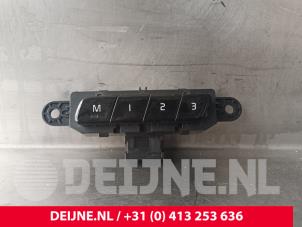 Begagnade Brytare, eldrivet säte Volvo XC90 II 2.0 T8 16V Twin Engine AWD Pris € 20,00 Marginaltabell erbjuds av van Deijne Onderdelen Uden B.V.