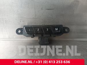 Begagnade Brytare, eldrivet säte Volvo XC90 II 2.0 T8 16V Twin Engine AWD Pris € 20,00 Marginaltabell erbjuds av van Deijne Onderdelen Uden B.V.