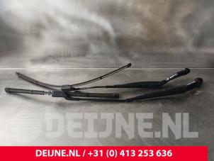 Begagnade Svängarmsats vindrutetorkare Lynk &amp; Co 01 1.5 PHEV Pris € 48,40 Inklusive moms erbjuds av van Deijne Onderdelen Uden B.V.