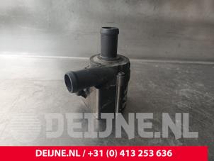 Gebruikte Waterpomp Volvo V60 II (ZW) 2.0 B3 16V Mild Hybrid Prijs € 70,00 Margeregeling aangeboden door van Deijne Onderdelen Uden B.V.