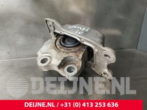 Begagnade Motorfäste Volvo V60 II (ZW) 2.0 B3 16V Mild Hybrid Pris € 50,00 Marginaltabell erbjuds av van Deijne Onderdelen Uden B.V.