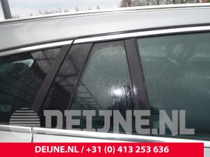 Begagnade Sidofönster, vänster höger bak Volvo V60 I (FW/GW) 2.4 D6 20V Plug-in Hybrid AWD Pris på förfrågan erbjuds av van Deijne Onderdelen Uden B.V.