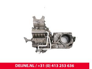 Begagnade Värmarhus Lynk &amp; Co 01 1.5 PHEV Pris € 284,35 Inklusive moms erbjuds av van Deijne Onderdelen Uden B.V.