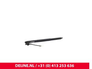 Nieuwe Gasdemper links-achter Volvo XC40 Prijs € 350,90 Inclusief btw aangeboden door van Deijne Onderdelen Uden B.V.