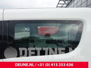 Begagnade Extra fönster, 4-dörrars, vänster Fiat Doblo Cargo (263) 1.4 16V Pris € 90,75 Inklusive moms erbjuds av van Deijne Onderdelen Uden B.V.