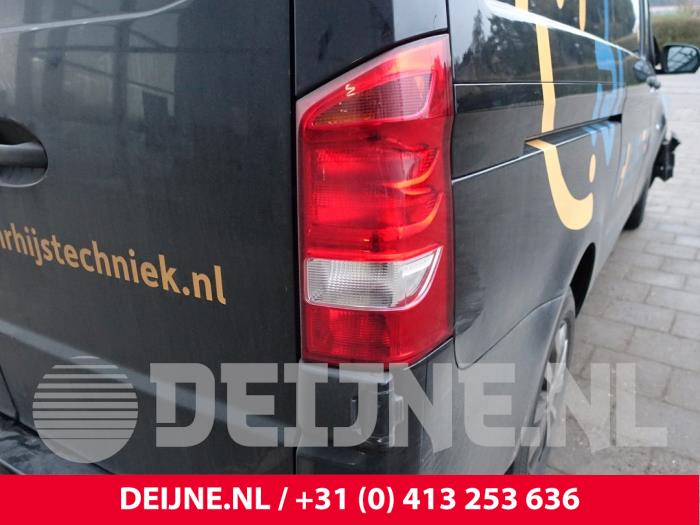 Baklykta, höger från en Mercedes-Benz Vito (447.6) 2.2 114 CDI 16V 2019