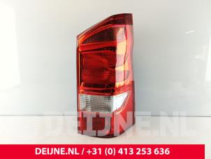 Begagnade Baklykta, höger Mercedes Vito (447.6) 2.2 114 CDI 16V Pris € 60,50 Inklusive moms erbjuds av van Deijne Onderdelen Uden B.V.