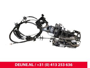 Begagnade Låsmekanism, skjutdörr, höger Ford Transit Custom 2.2 TDCi 16V Pris € 96,80 Inklusive moms erbjuds av van Deijne Onderdelen Uden B.V.