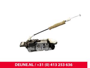 Begagnade Dörrlåsmekanism, 4-dörrars, vänster bak Citroen Berlingo 1.6 BlueHDI 100 Pris € 90,75 Inklusive moms erbjuds av van Deijne Onderdelen Uden B.V.