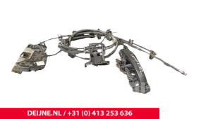 Begagnade Låsmekanism, skjutdörr, höger Ford Transit Custom Pris € 96,80 Inklusive moms erbjuds av van Deijne Onderdelen Uden B.V.