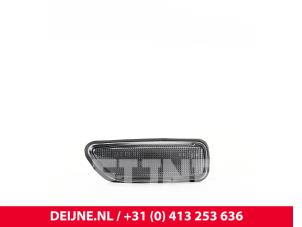 Nowe Kierunkowskaz lewy przód Volvo V70 Cena € 15,13 Z VAT oferowane przez van Deijne Onderdelen Uden B.V.