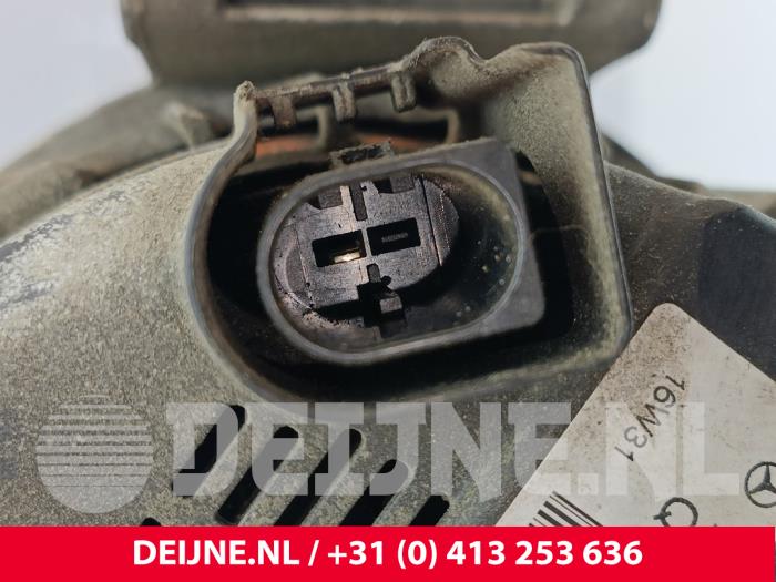 Dynamo från en Mercedes-Benz Vito (447.6) 2.2 114 CDI 16V 2016