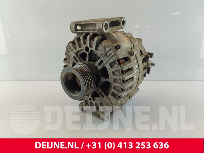 Dynamo från en Mercedes-Benz Vito (447.6) 2.2 114 CDI 16V 2016
