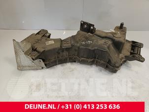 Begagnade AdBlue-tank Ford Transit Connect (PJ2) 1.5 EcoBlue Pris € 242,00 Inklusive moms erbjuds av van Deijne Onderdelen Uden B.V.