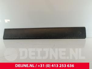 Begagnade Dekorstripe Opel Vivaro 1.6 CDTi BiTurbo 125 Pris € 30,25 Inklusive moms erbjuds av van Deijne Onderdelen Uden B.V.