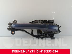 Używane Uchwyt drzwi lewych przednich wersja 4-drzwiowa Volvo V60 I (FW/GW) 2.0 D3 20V Cena € 75,00 Procedura marży oferowane przez van Deijne Onderdelen Uden B.V.