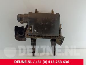 Używane Obudowa filtra powietrza Volkswagen Crafter 2.0 TDI 16V Cena € 60,50 Z VAT oferowane przez van Deijne Onderdelen Uden B.V.