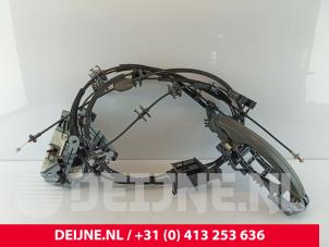 Begagnade Låsmekanism, skjutdörr, höger Ford Transit Custom 2.2 TDCi 16V Pris € 96,80 Inklusive moms erbjuds av van Deijne Onderdelen Uden B.V.