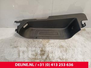 Używane Stopien drzwi przednich prawych Ford Transit Custom 2.0 EcoBlue 136 Cena € 54,45 Z VAT oferowane przez van Deijne Onderdelen Uden B.V.