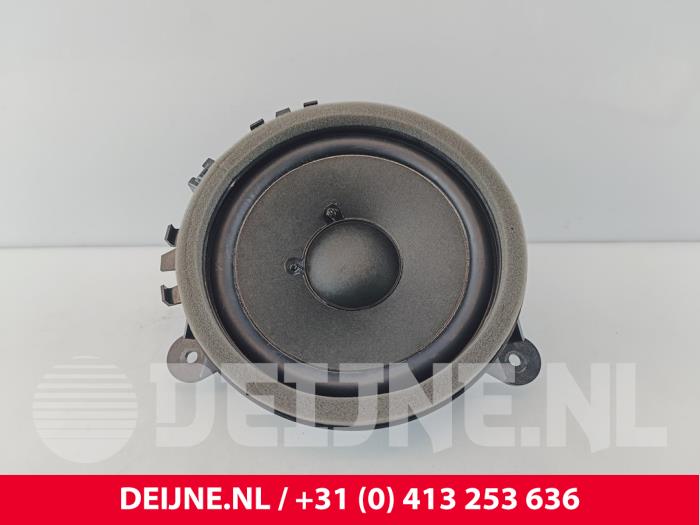 Högtalare från en Volvo V40 (MV) 2.0 T3 16V 2018