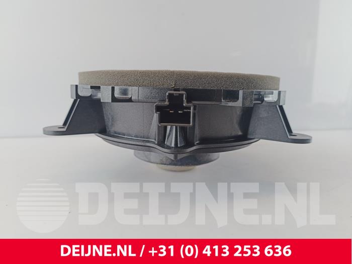 Högtalare från en Volvo V40 (MV) 2.0 T3 16V 2018