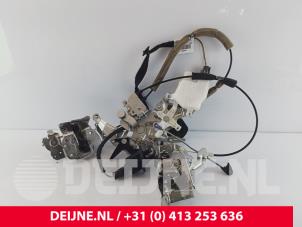 Begagnade Låsmekanism, skjutdörr, höger Ford Transit Custom 2.0 EcoBlue 136 Pris € 272,25 Inklusive moms erbjuds av van Deijne Onderdelen Uden B.V.