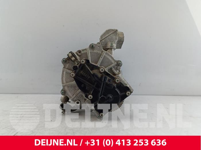 Hybriddrivenhet från en Volvo XC40 (XZ) 1.5 T4 Plug-in Hybrid 12V 2021