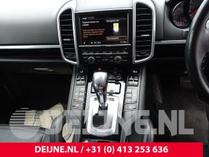 Gebruikte Versnellingspook Porsche Cayenne II (92A) 3.0 D V6 24V Prijs op aanvraag aangeboden door van Deijne Onderdelen Uden B.V.