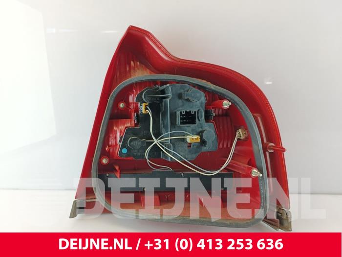 Baklykta, vänster från en Volvo S80 (TR/TS) 2.5 T Turbo 20V 2004