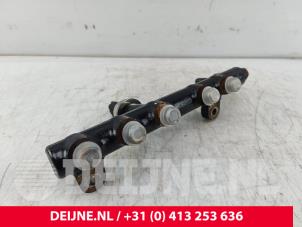 Używane Listwa wtryskowa Peugeot Boxer (U9) 2.0 BlueHDi 160 Cena € 44,77 Z VAT oferowane przez van Deijne Onderdelen Uden B.V.