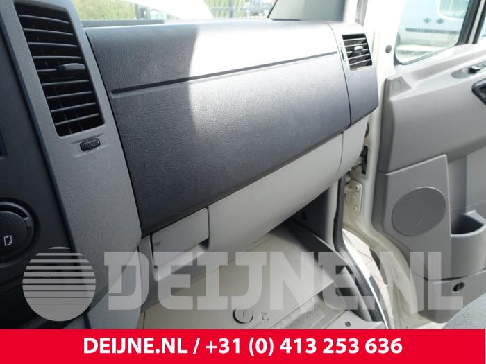 Handschoenenkastje van een Volkswagen Crafter 2.5 TDI 30/35/50 2010