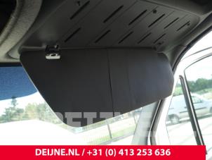 Gebruikte Zonneklep Volkswagen Crafter 2.5 TDI 30/35/50 Prijs € 24,20 Inclusief btw aangeboden door van Deijne Onderdelen Uden B.V.