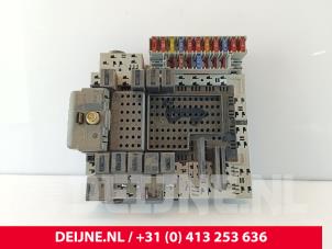 Używane Skrzynka bezpieczników Volvo S80 (TR/TS) 2.5 T Turbo 20V Cena € 35,00 Procedura marży oferowane przez van Deijne Onderdelen Uden B.V.