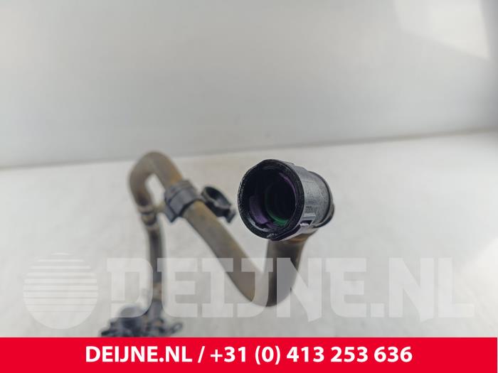 Koelvloeistof pomp van een Volvo XC90 II 2.0 T8 16V Twin Engine AWD 2015