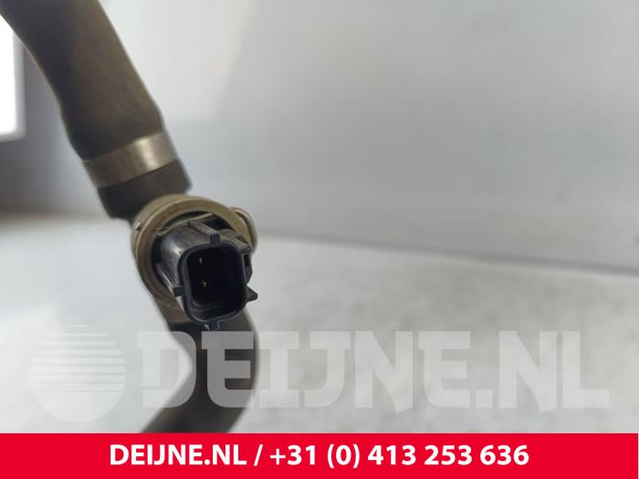 Koelvloeistof pomp van een Volvo XC90 II 2.0 T8 16V Twin Engine AWD 2015