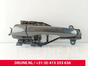 Używane Uchwyt drzwi lewych przednich wersja 4-drzwiowa Volvo V60 I (FW/GW) 1.6 DRIVe Cena € 35,00 Procedura marży oferowane przez van Deijne Onderdelen Uden B.V.