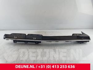 Begagnade Dekorstripe, instrumentbräda Lynk &amp; Co 01 1.5 PHEV Pris € 72,60 Inklusive moms erbjuds av van Deijne Onderdelen Uden B.V.