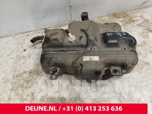 Używane Zbiornik AdBlue Opel Movano 2.3 CDTi BiTurbo 16V Cena € 187,55 Z VAT oferowane przez van Deijne Onderdelen Uden B.V.