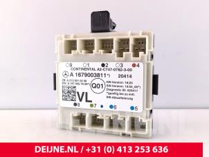 Begagnade Centrallåsmodul Mercedes Sprinter 3,5t (907.6/910.6) 319 CDI 3.0 V6 24V RWD Pris € 36,30 Inklusive moms erbjuds av van Deijne Onderdelen Uden B.V.