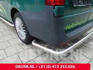 Używane Zderzak tylny Mercedes eVito (447.6) 90 kWh Cena na żądanie oferowane przez van Deijne Onderdelen Uden B.V.