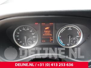 Używane Licznik kilometrów KM Mercedes eVito (447.6) 90 kWh Cena na żądanie oferowane przez van Deijne Onderdelen Uden B.V.